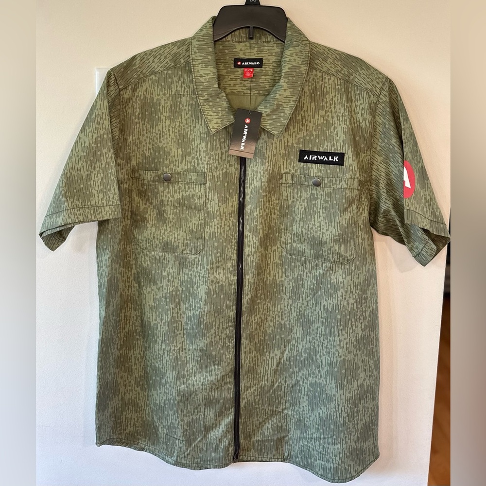 Men’s Olive Green Short Sleeve Zip Up Camp Shirt NWT Size XL